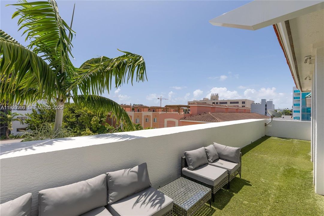 В аренду: $14,000 (5 спален, 4 ванн, 2624 Квадратных фут)