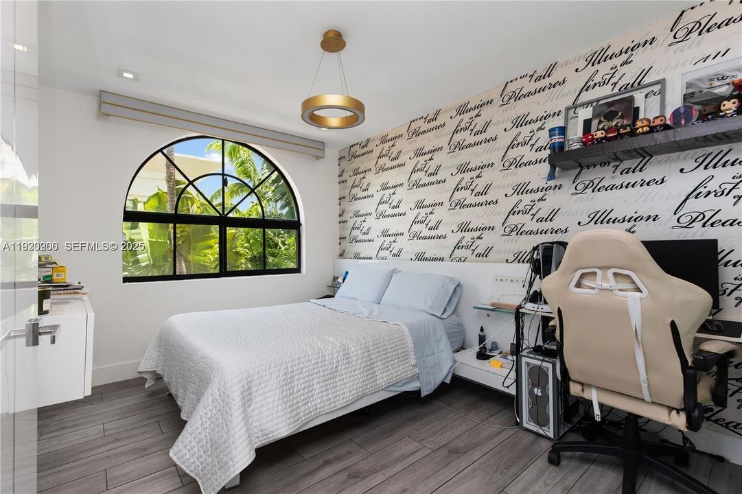 В аренду: $14,000 (5 спален, 4 ванн, 2624 Квадратных фут)