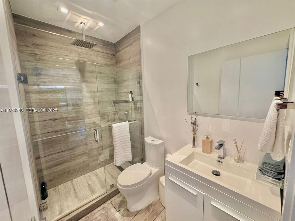 В аренду: $14,000 (5 спален, 4 ванн, 2624 Квадратных фут)