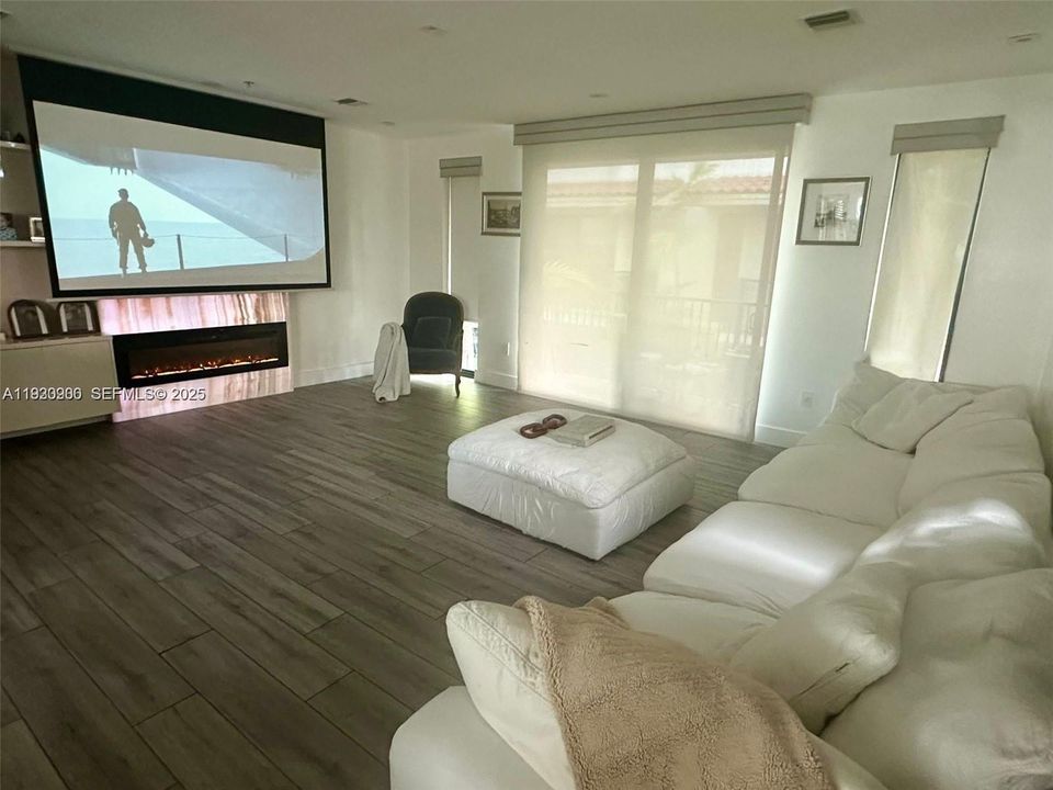 В аренду: $14,000 (5 спален, 4 ванн, 2624 Квадратных фут)