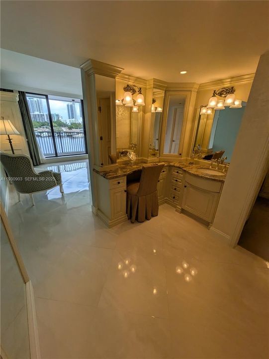 待售: $649,900 (2 贝兹, 2 浴室, 1692 平方英尺)