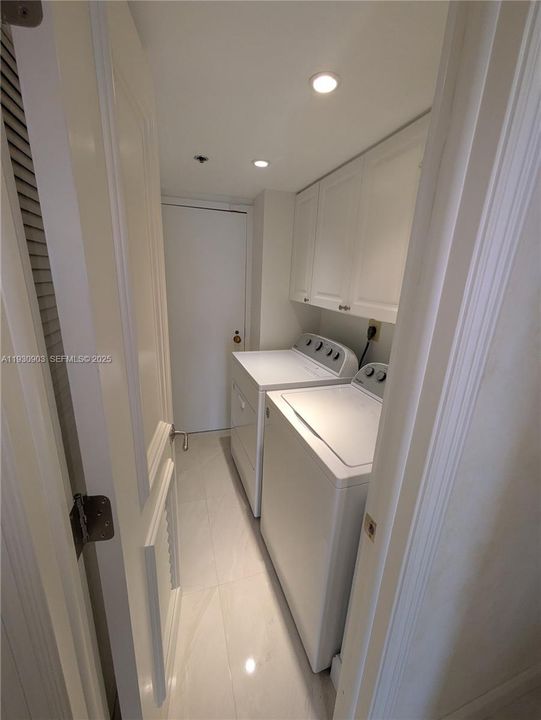 待售: $649,900 (2 贝兹, 2 浴室, 1692 平方英尺)