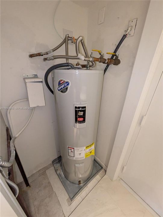 待售: $649,900 (2 贝兹, 2 浴室, 1692 平方英尺)