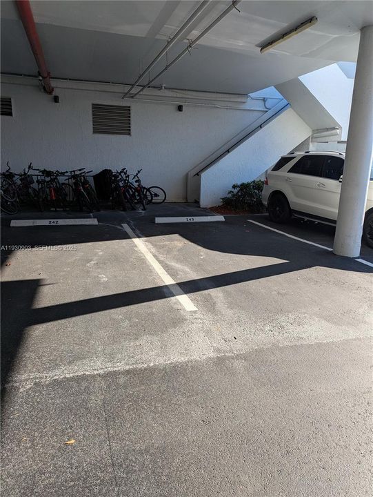 待售: $649,900 (2 贝兹, 2 浴室, 1692 平方英尺)