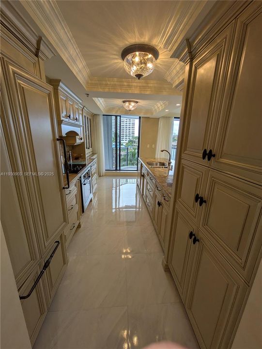 待售: $649,900 (2 贝兹, 2 浴室, 1692 平方英尺)