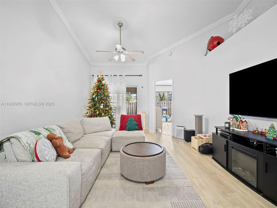 待售: $419,900 (3 贝兹, 2 浴室, 1330 平方英尺)