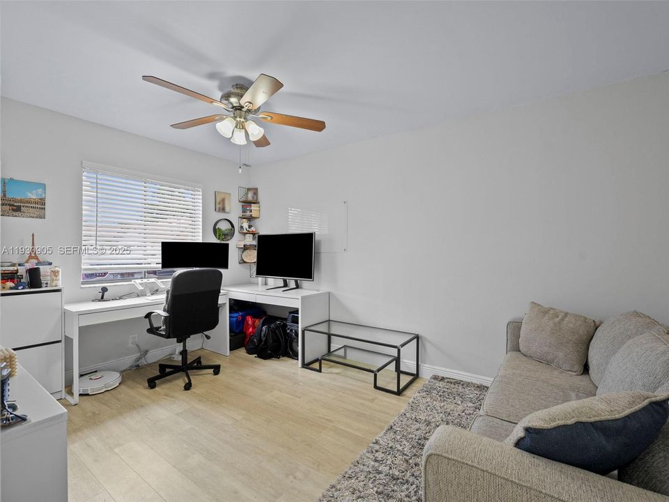 待售: $419,900 (3 贝兹, 2 浴室, 1330 平方英尺)