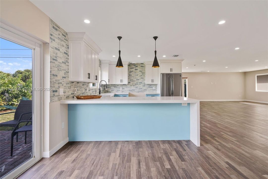 For Sale: $1,200,000 (3 beds, 3 baths, 1939 Square Feet)