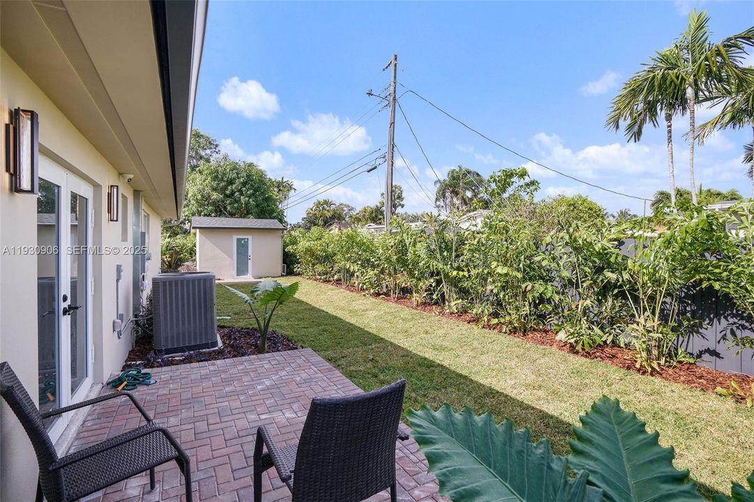For Sale: $1,200,000 (3 beds, 3 baths, 1939 Square Feet)