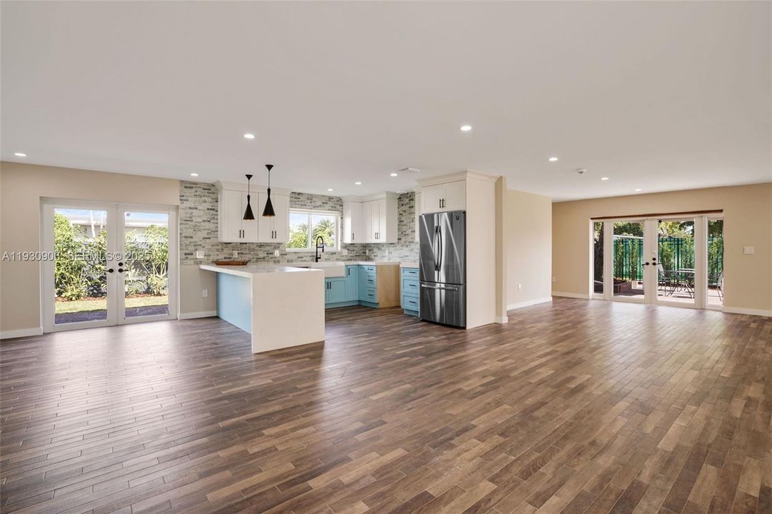 For Sale: $1,200,000 (3 beds, 3 baths, 1939 Square Feet)