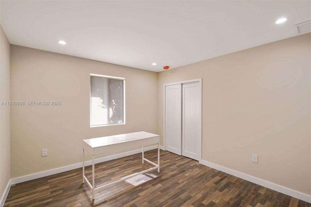 For Sale: $1,200,000 (3 beds, 3 baths, 1939 Square Feet)