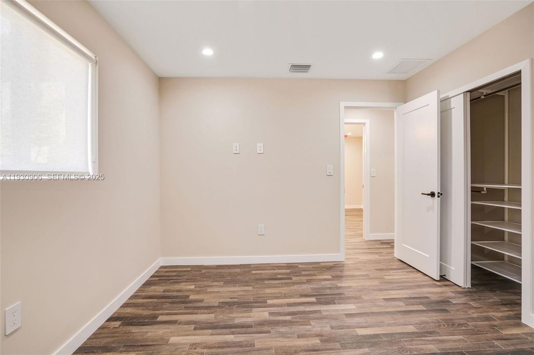 For Sale: $1,200,000 (3 beds, 3 baths, 1939 Square Feet)