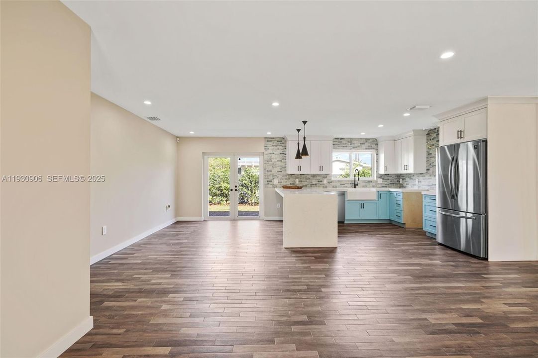 For Sale: $1,200,000 (3 beds, 3 baths, 1939 Square Feet)