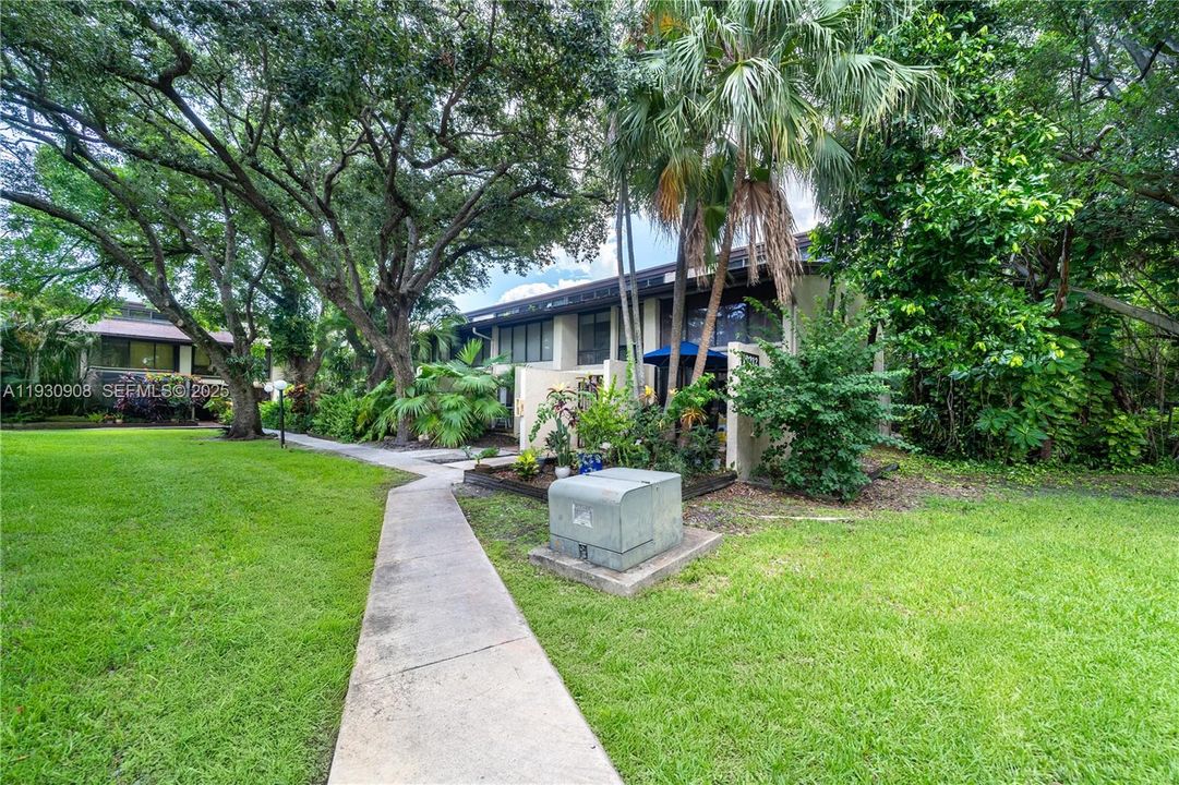 For Sale: $425,000 (3 beds, 2 baths, 1693 Square Feet)