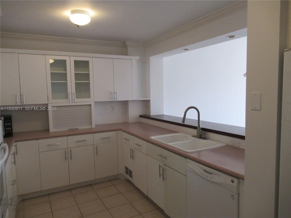 В аренду: $5,900 (2 спален, 2 ванн, 1531 Квадратных фут)