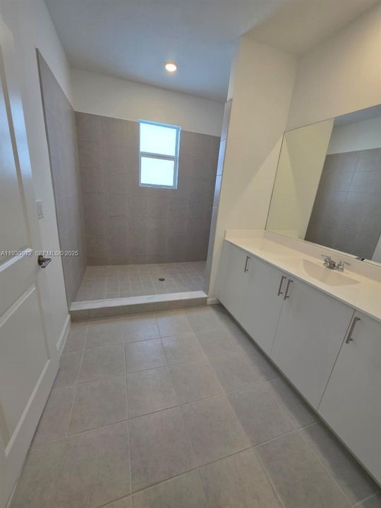 For Rent: $3,600 (4 beds, 2 baths, 0 Square Feet)