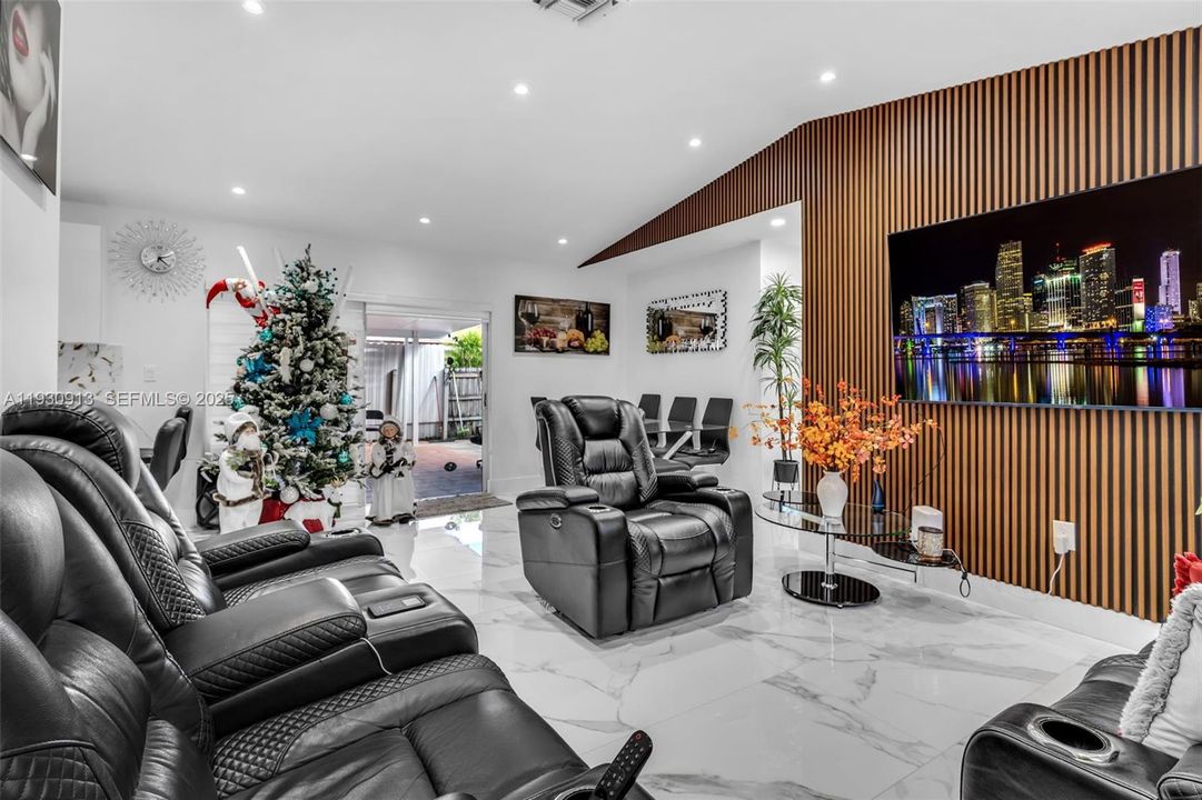 For Rent: $3,300 (3 beds, 2 baths, 1185 Square Feet)