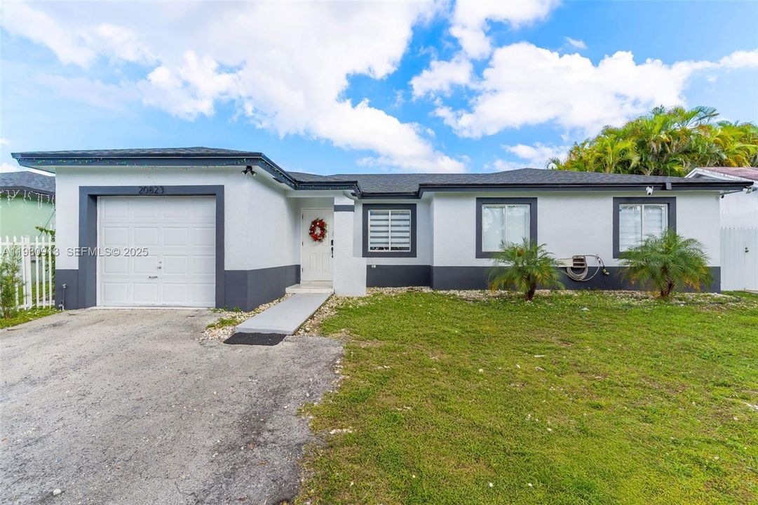 For Rent: $3,300 (3 beds, 2 baths, 1185 Square Feet)