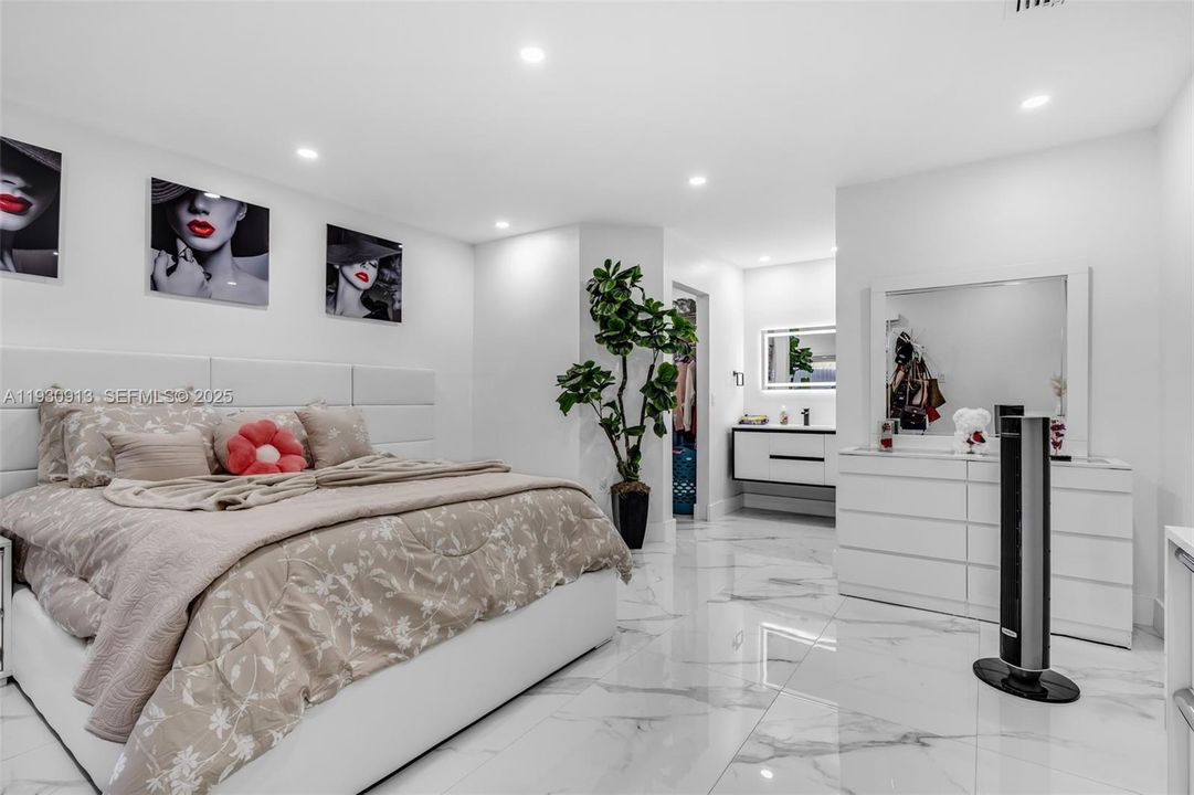 For Rent: $3,300 (3 beds, 2 baths, 1185 Square Feet)