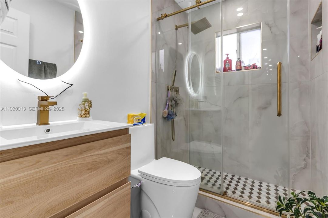 For Rent: $3,300 (3 beds, 2 baths, 1185 Square Feet)