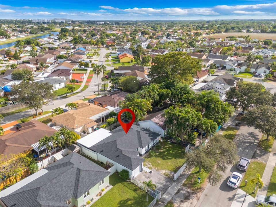 For Rent: $3,300 (3 beds, 2 baths, 1185 Square Feet)