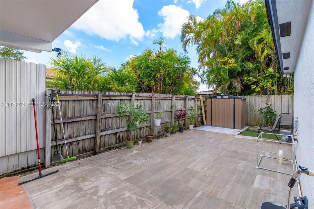 For Rent: $3,300 (3 beds, 2 baths, 1185 Square Feet)