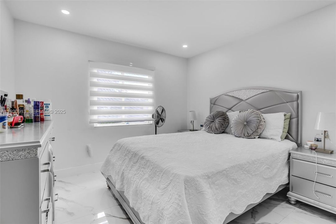 For Rent: $3,300 (3 beds, 2 baths, 1185 Square Feet)