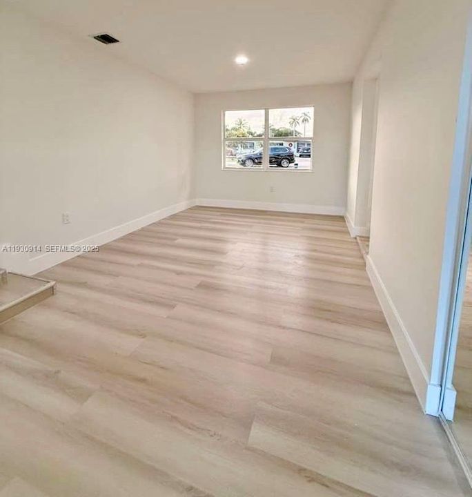 For Sale: $459,000 (4 beds, 2 baths, 1215 Square Feet)