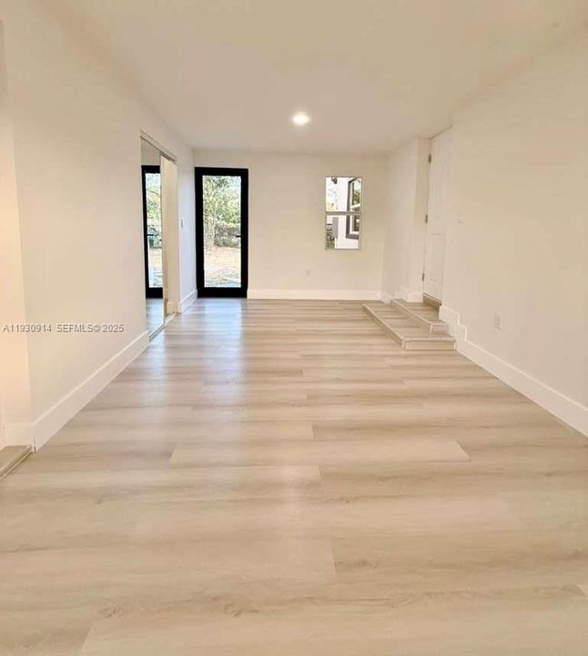 For Sale: $459,000 (4 beds, 2 baths, 1215 Square Feet)