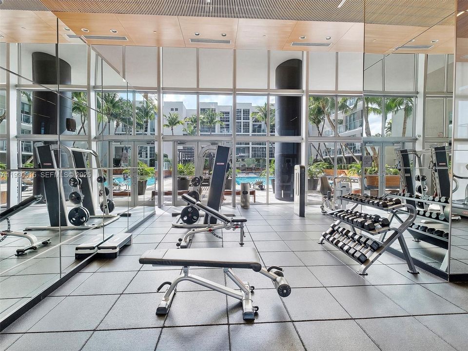 For Sale: $609,000 (2 beds, 2 baths, 964 Square Feet)