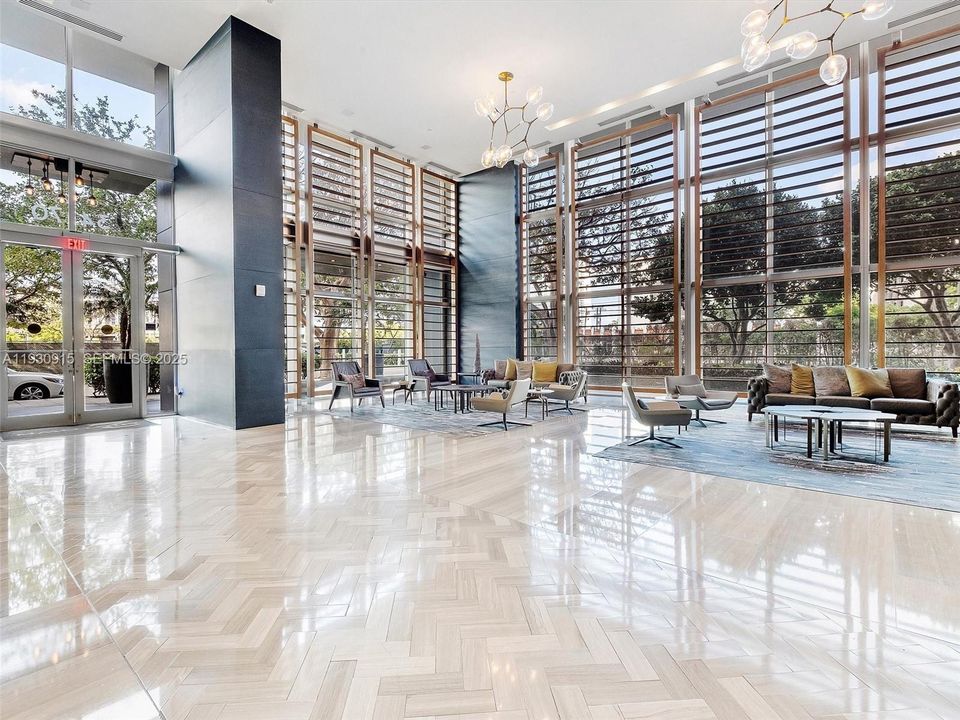 For Sale: $609,000 (2 beds, 2 baths, 964 Square Feet)