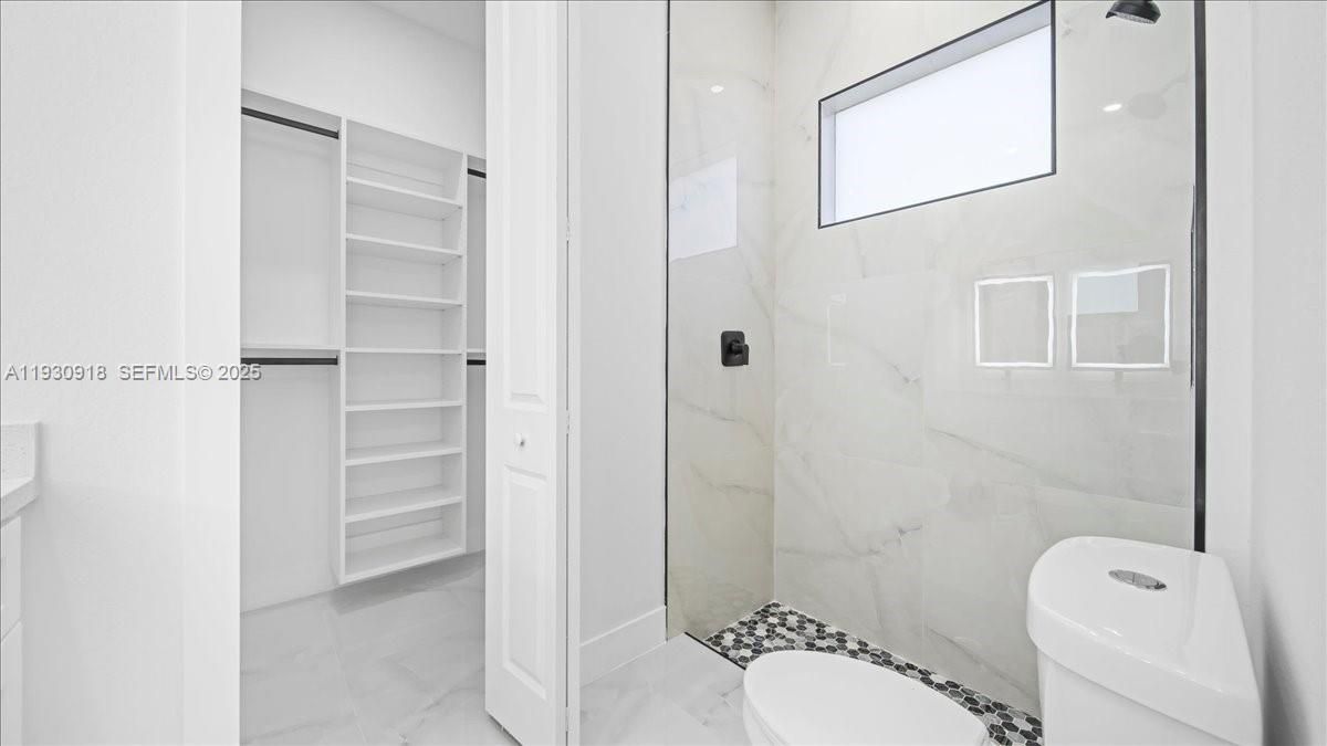 На продажу: $289,999 (3 спален, 2 ванн, 1270 Квадратных фут)