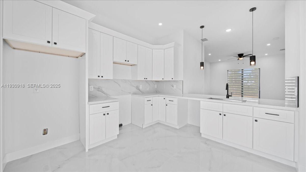 На продажу: $289,999 (3 спален, 2 ванн, 1270 Квадратных фут)