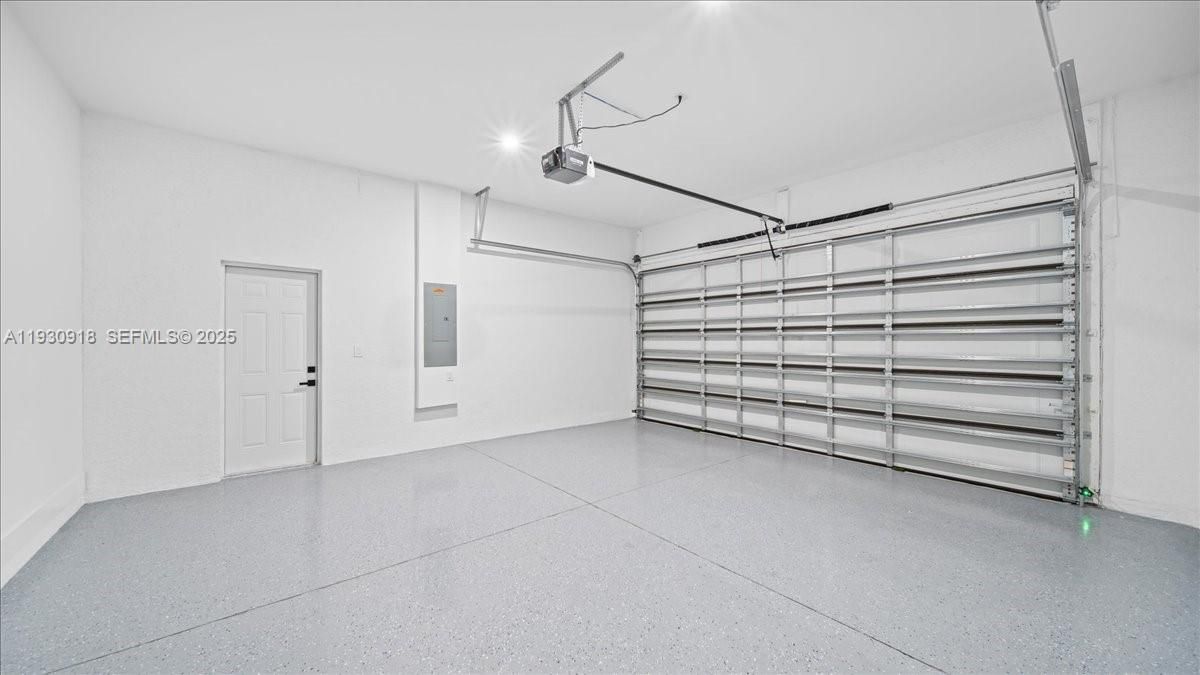 На продажу: $289,999 (3 спален, 2 ванн, 1270 Квадратных фут)