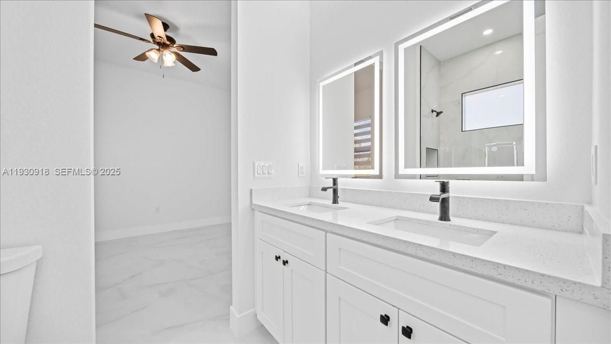 На продажу: $289,999 (3 спален, 2 ванн, 1270 Квадратных фут)