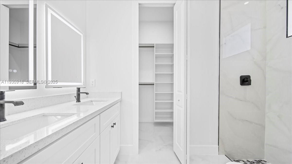 На продажу: $289,999 (3 спален, 2 ванн, 1270 Квадратных фут)