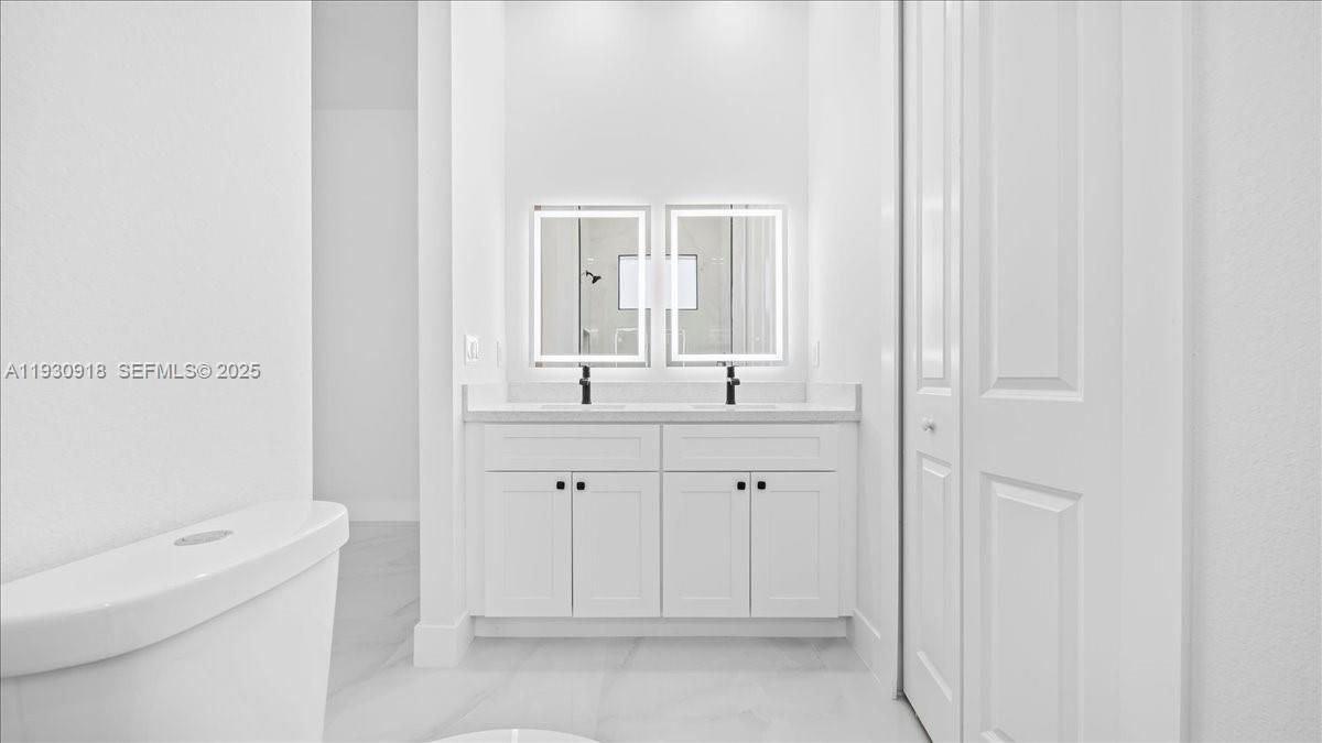 На продажу: $289,999 (3 спален, 2 ванн, 1270 Квадратных фут)