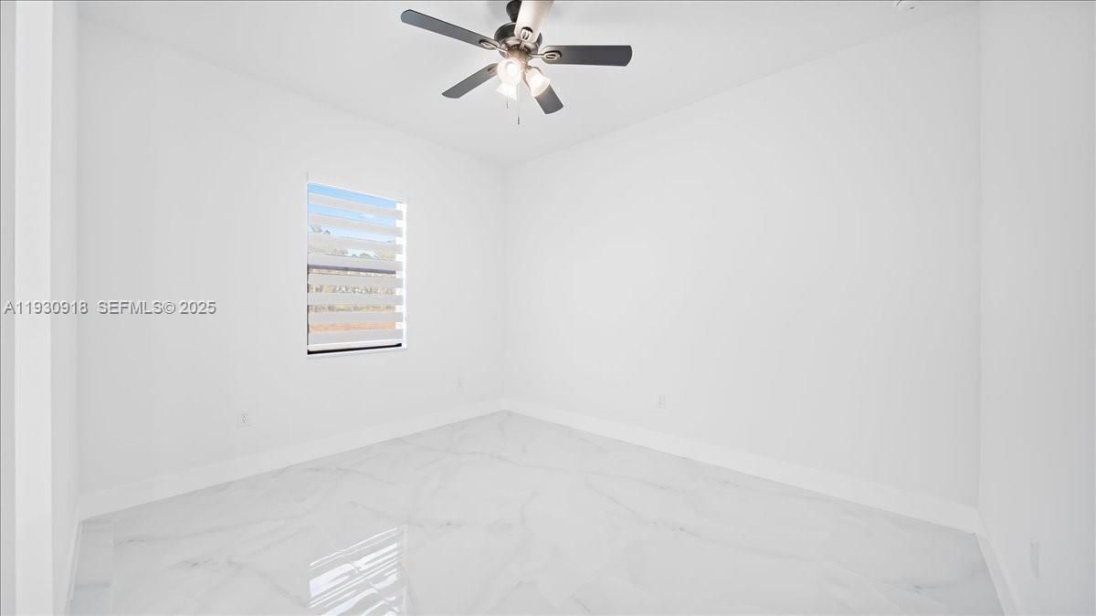 На продажу: $289,999 (3 спален, 2 ванн, 1270 Квадратных фут)