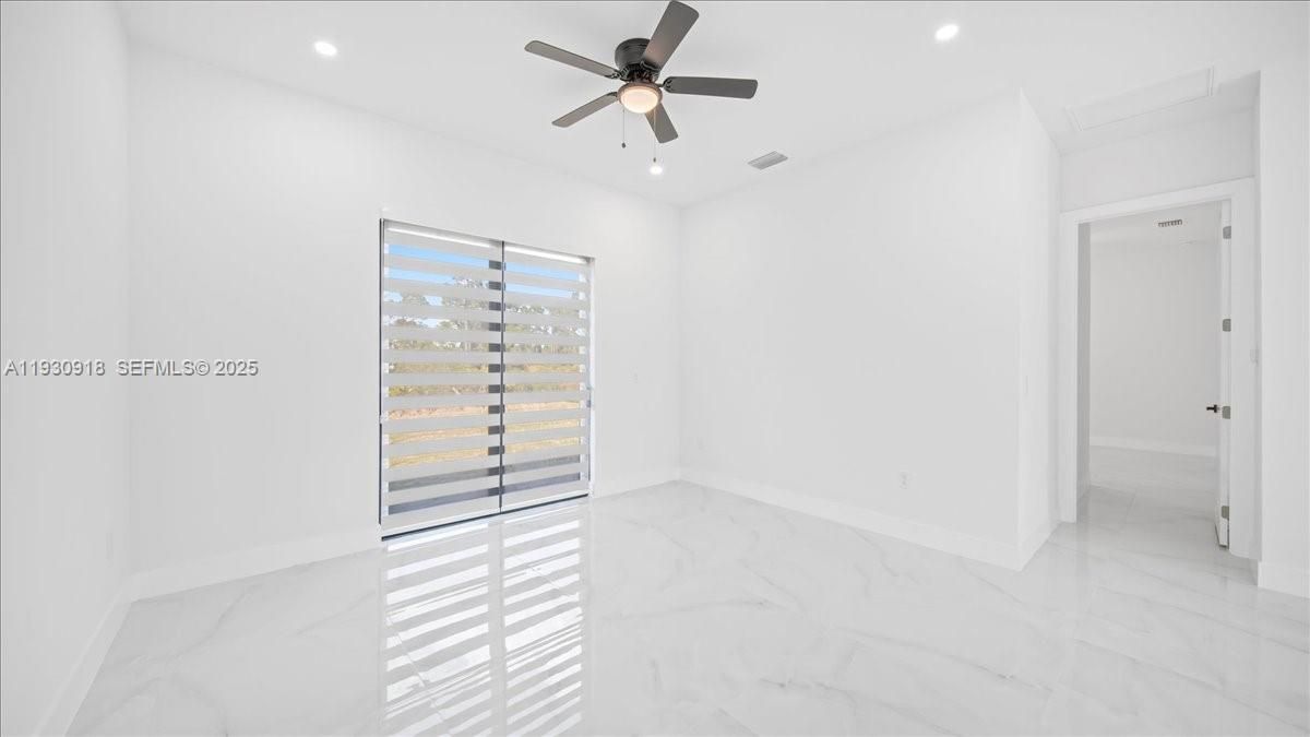 На продажу: $289,999 (3 спален, 2 ванн, 1270 Квадратных фут)