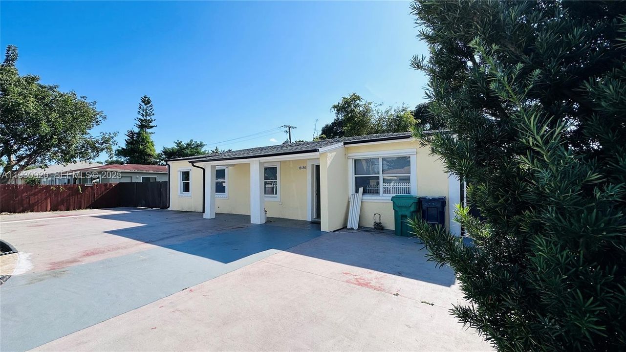 出租: $2,600 (3 贝兹, 2 浴室, 1272 平方英尺)