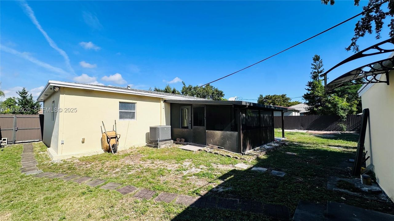 出租: $2,600 (3 贝兹, 2 浴室, 1272 平方英尺)