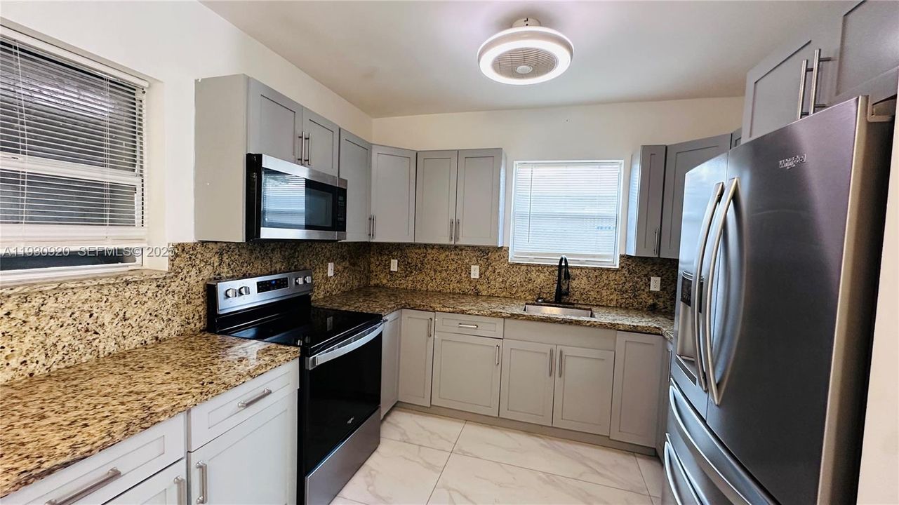 出租: $2,600 (3 贝兹, 2 浴室, 1272 平方英尺)