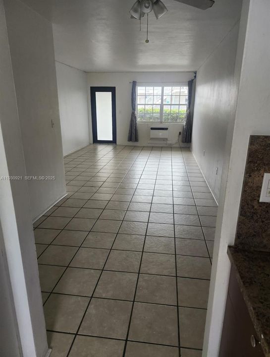 В аренду: $1,650 (1 спален, 1 ванн, 900 Квадратных фут)