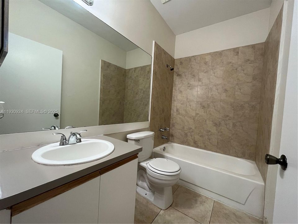 En Renta: $2,300 (3 camas, 2 baños, 974 Pies cuadrados)