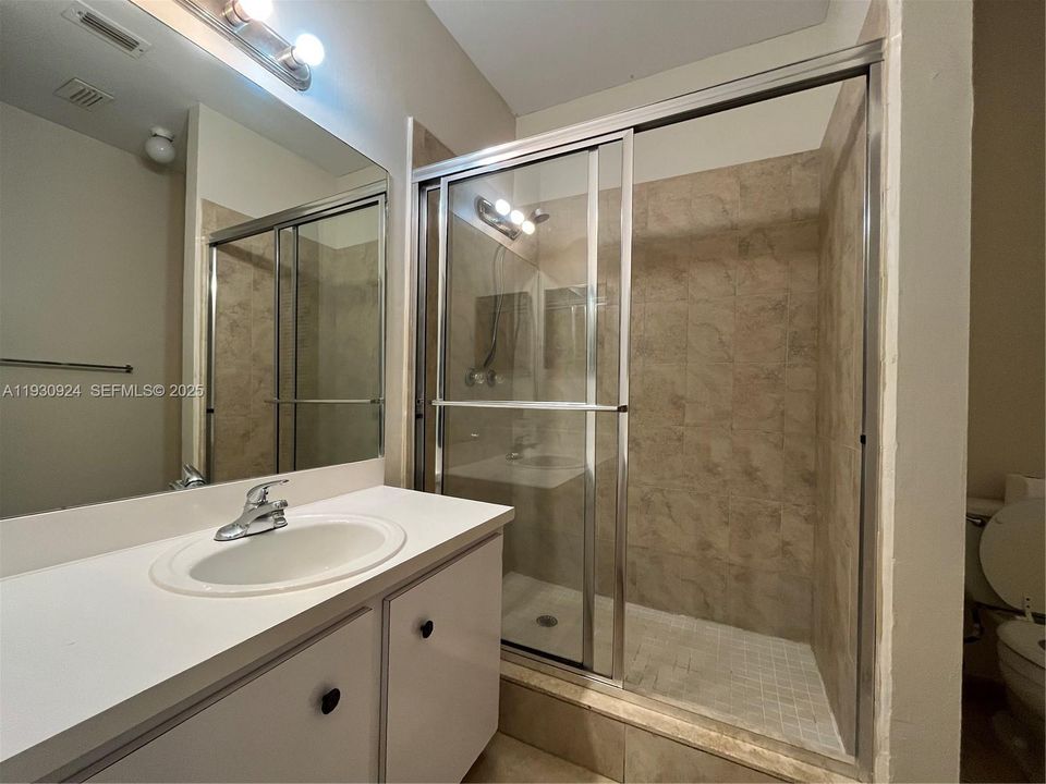 En Renta: $2,300 (3 camas, 2 baños, 974 Pies cuadrados)