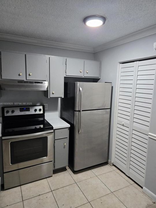 For Rent: $1,700 (2 beds, 2 baths, 24255 Square Feet)