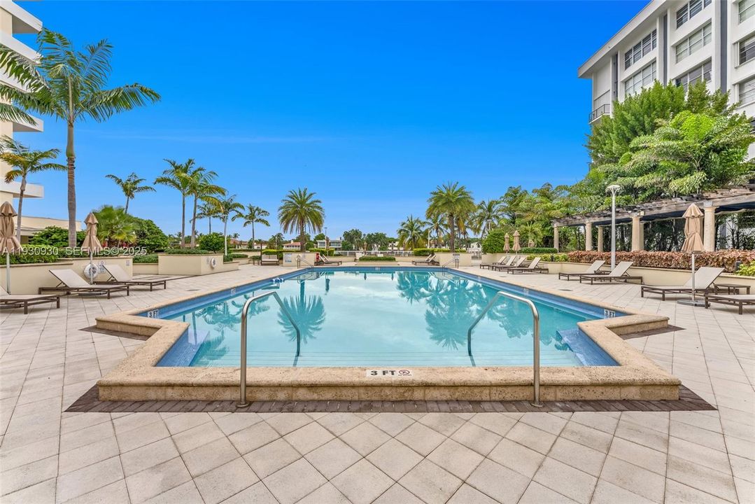 For Rent: $3,600 (2 beds, 2 baths, 1190 Square Feet)