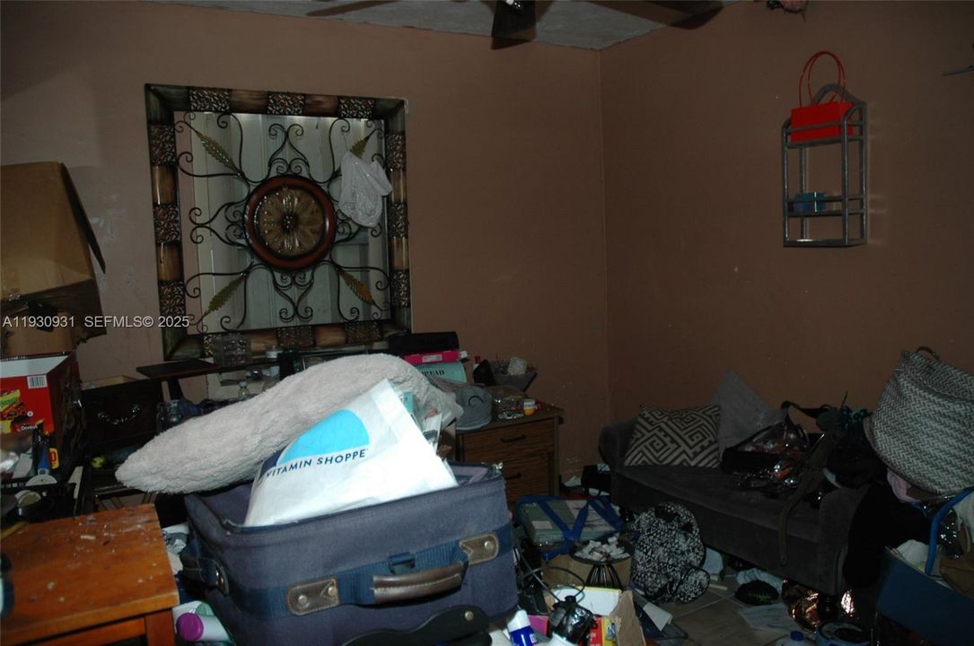 En Venta: $330,000 (3 camas, 1 baños, 900 Pies cuadrados)