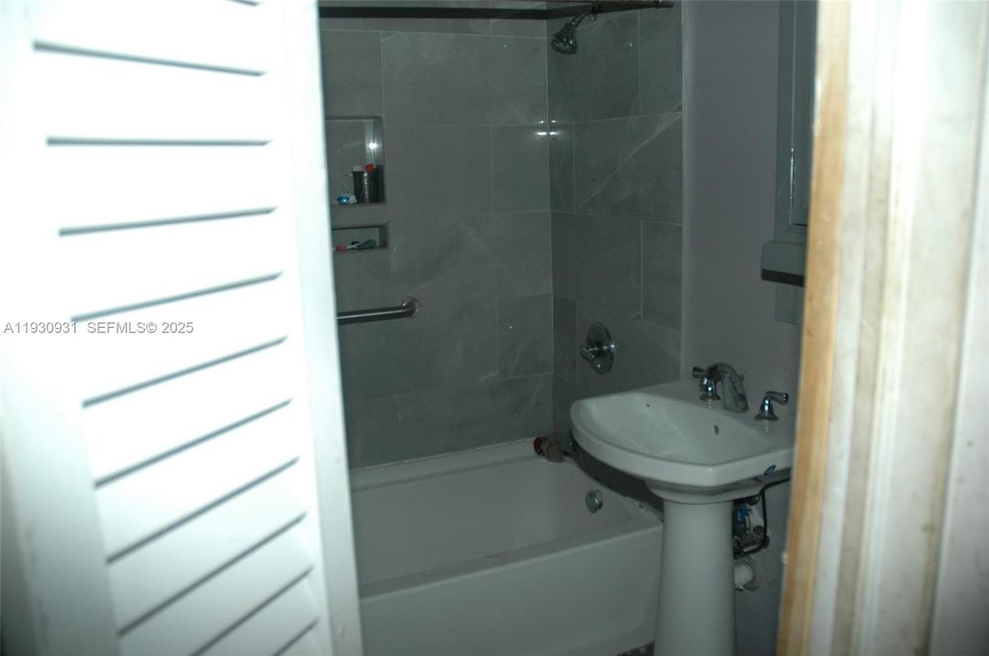 En Venta: $330,000 (3 camas, 1 baños, 900 Pies cuadrados)