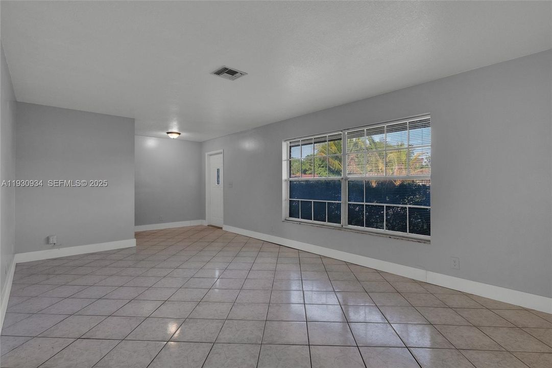 En Renta: $3,600 (5 camas, 2 baños, 1918 Pies cuadrados)